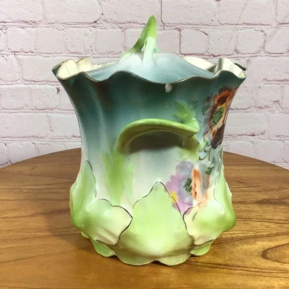 Vintage Floral and Gold Gilt Ceramic Lidded Biscuit Cracker Jar with Handles - Picture 5 of 12